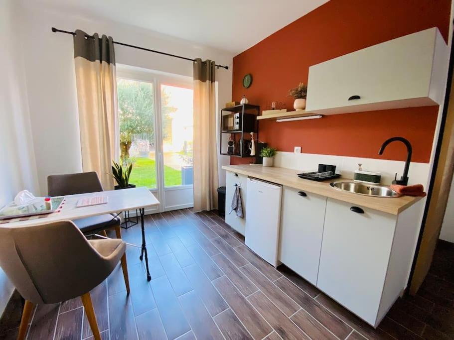 Studio D'Hotes Avec Piscine « Le Clos N°6 » Cormicy Eksteriør billede